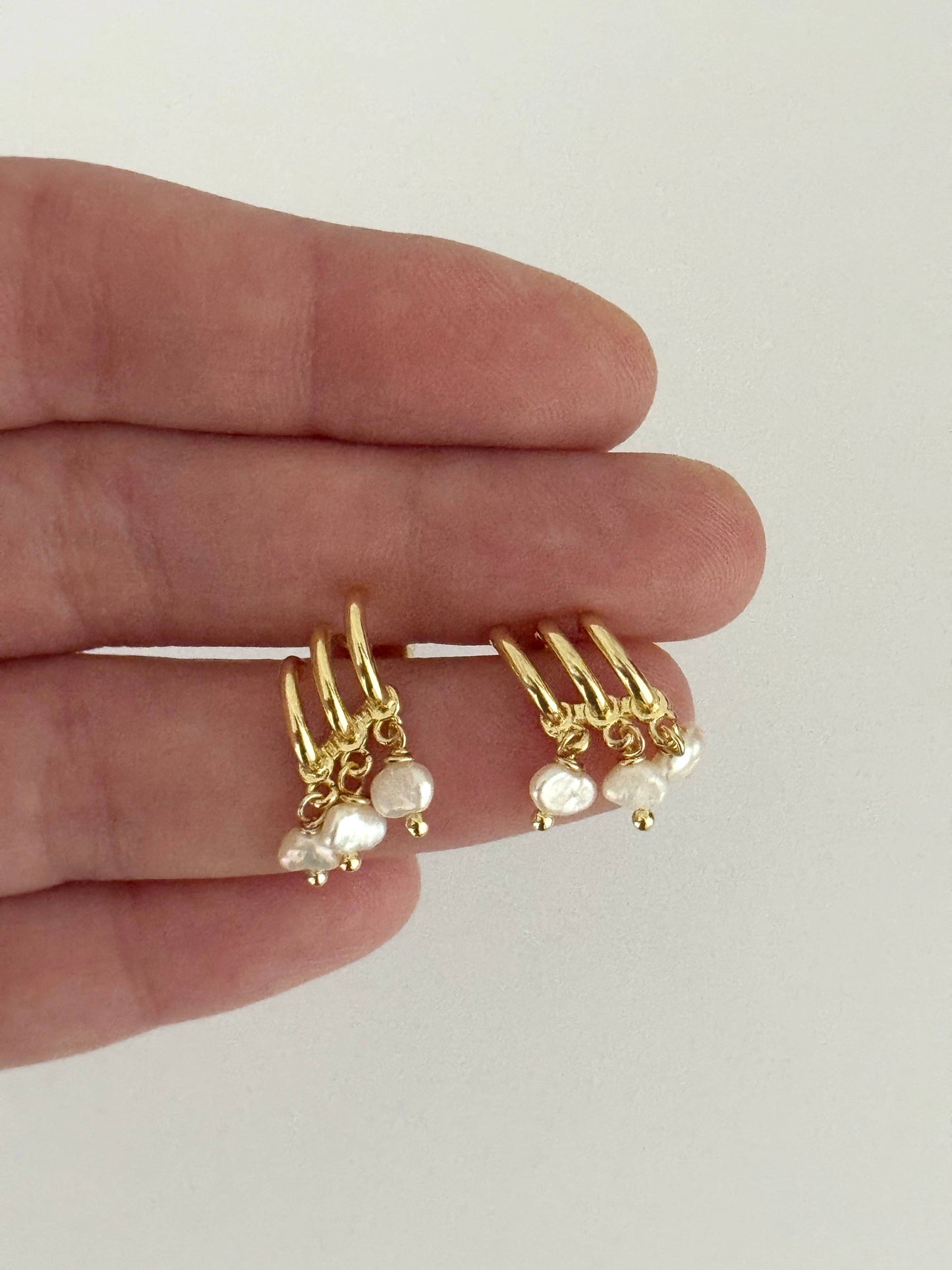 Zelie Earrings : Pearl