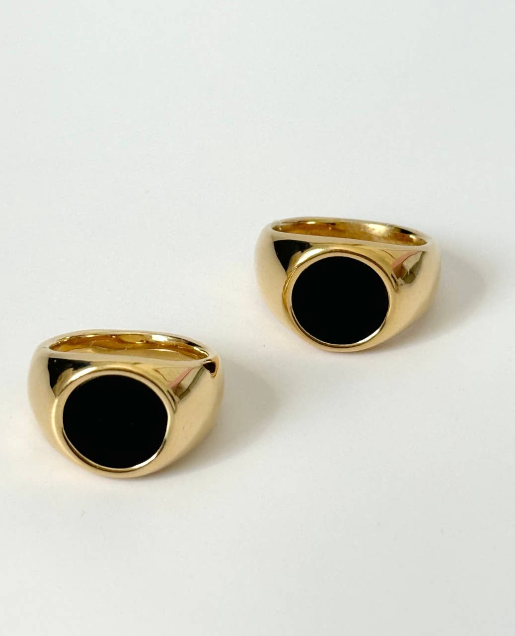 Maiza Signet Ring: 6