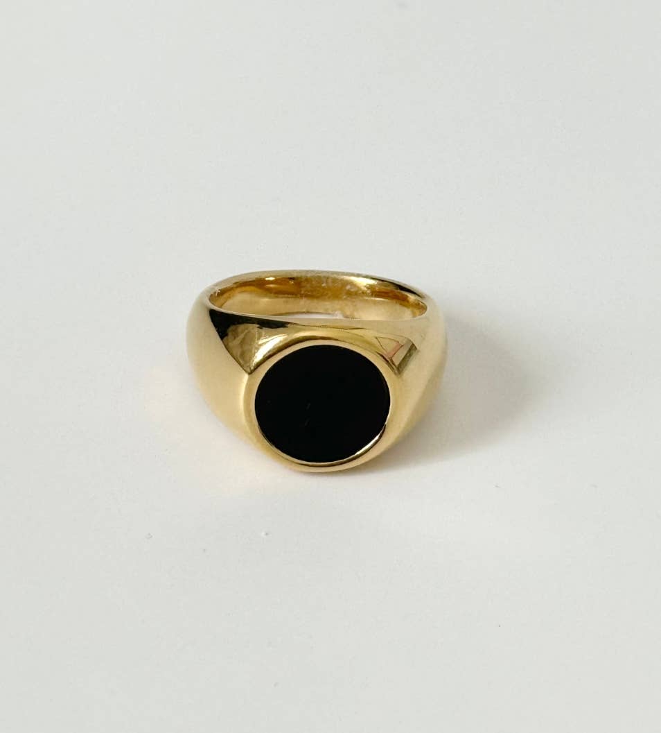 Maiza Signet Ring: 6