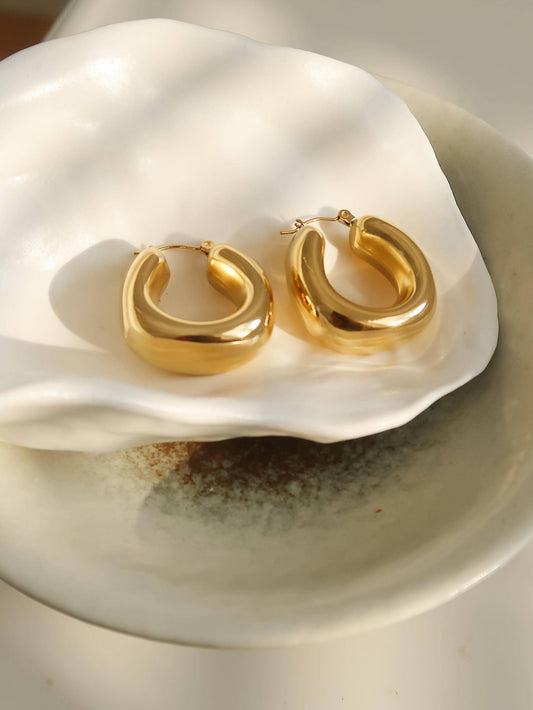 Hunter U Hoop Earring: Yellow Gold