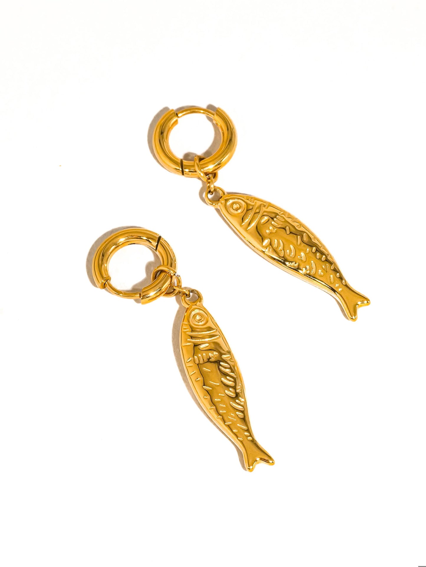 Nibe gold fish dangle earring