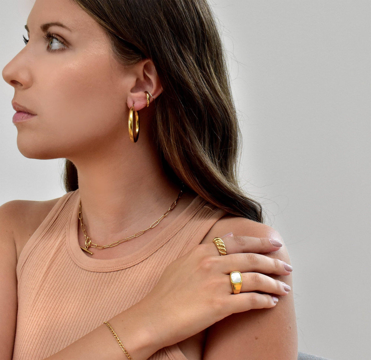 THEA GOLD PEARL SIGNET RING: 9