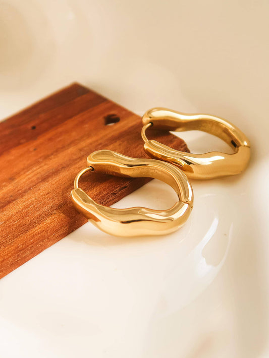 Darcy Gold Wiggle Hoop Earring