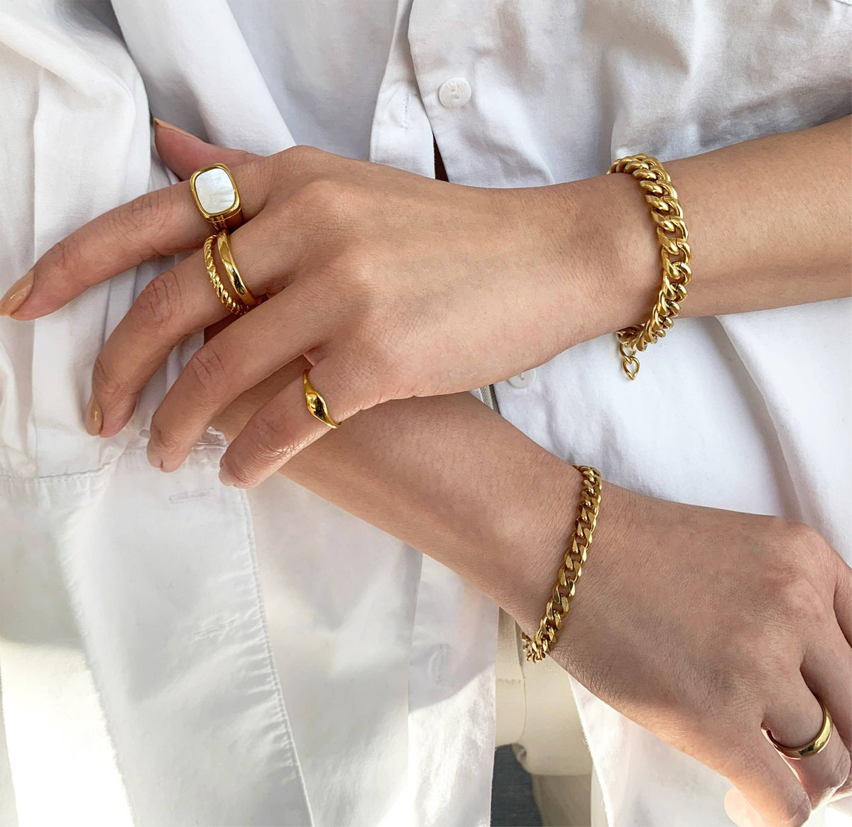 THEA GOLD PEARL SIGNET RING: 7