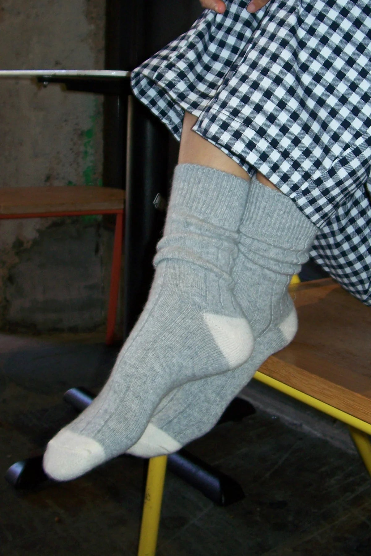 Le Bon Shoppe cashmere socks - grey melange & cream